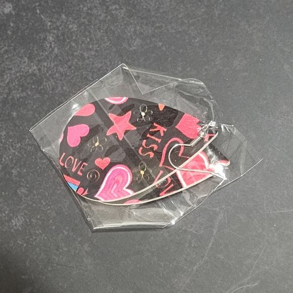 Boutique New faux leather teardrop shaped graffiti drop earrings - Picture 2 of 7